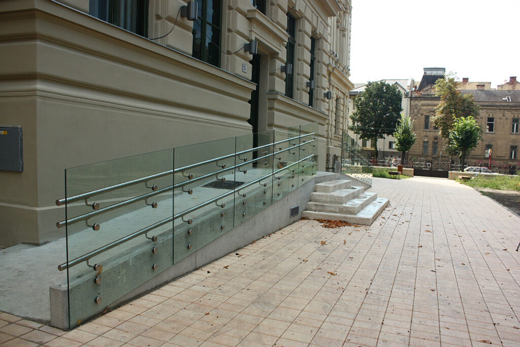 Punkthalter für Glas